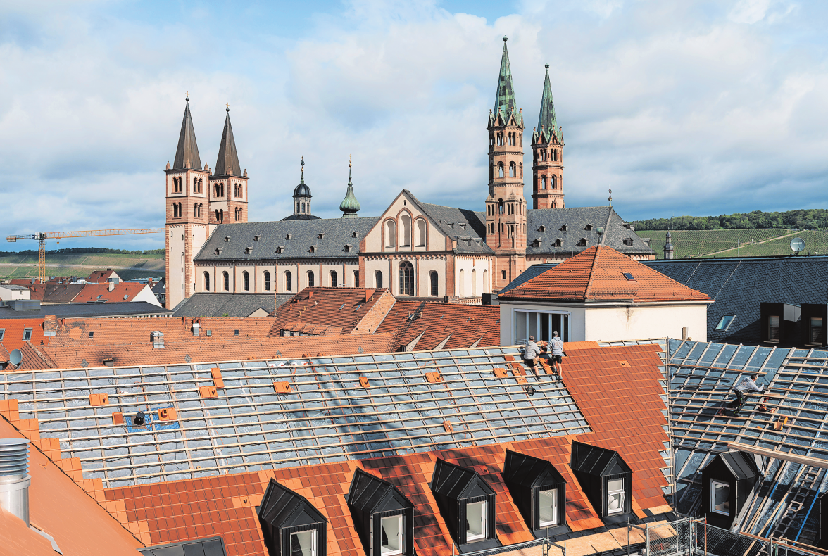 PV-Anlage auf Kloster, Würzburg: Klimaschutz auf historischem Dach