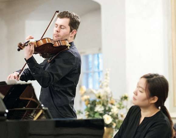 Goldener Herbst im Schloss Salder: Pianistin Eunjoo Kang & Bratschist Tobias Reifland 