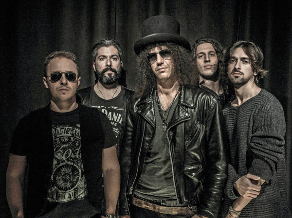 SLASH D.C. Tribute Band in der Kulturscheune Lebenstedt: Die Rockshow mit Zylinder