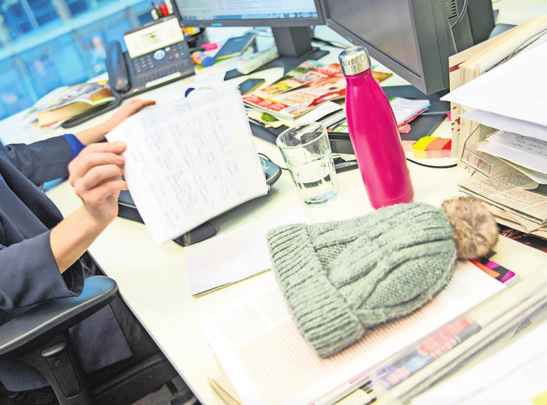 Schreibtisch aufräumen gegen Stress