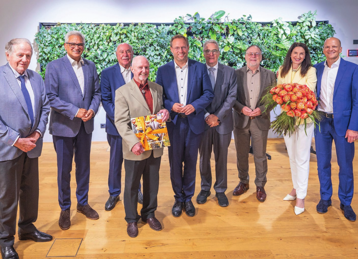 NAMEN & NACHRICHTEN
