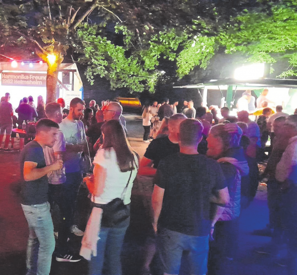 12. Schlemmerfest der Harmonika-Freunde Helmsheim: Hier wird drei Tage lang im Schatten der Bäume geschlemmt