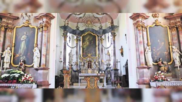 Der Mai gehört Maria in der St. Barbara-Kirche in Hofen