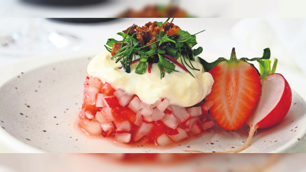 Radieschen-Erdbeer-Salat