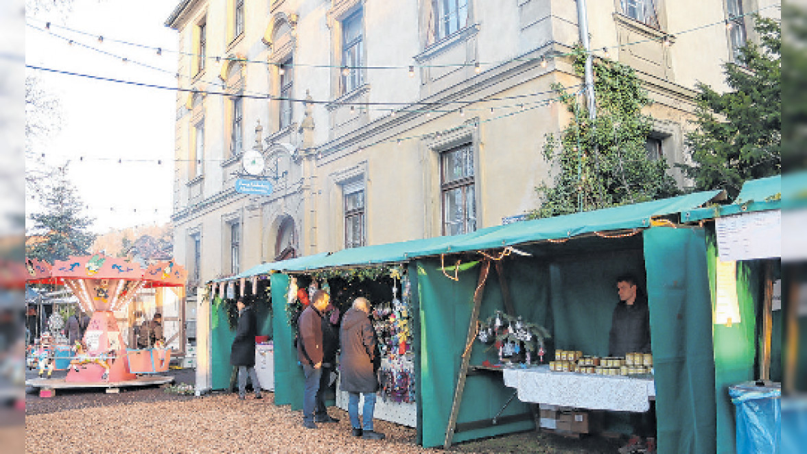 Adventmarkt in Scheinfeld: Nikolaus, Kunsthandwerk, Musik und Weihnachtsverlosung