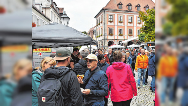 Die 1a-Einkaufstadt Neustadt lädt ein