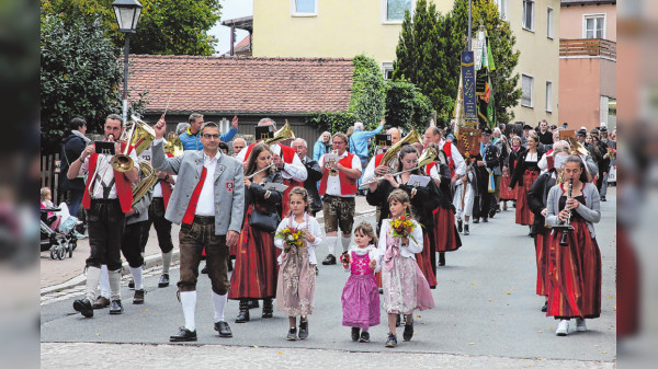 Kirchweih in Heilsbronn: „Auf eine friedliche und schöne Kirchweih“