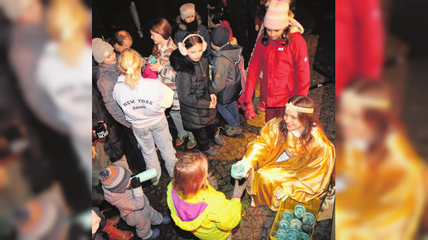 Weihnachtsmarkt in Neuendettelsau war auch heuer ein voller Erfolg