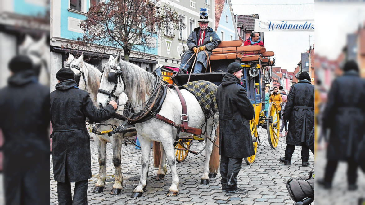 Einkaufsstadt Neustadt im Lichterglanz: Budenzauber in der Altstadt