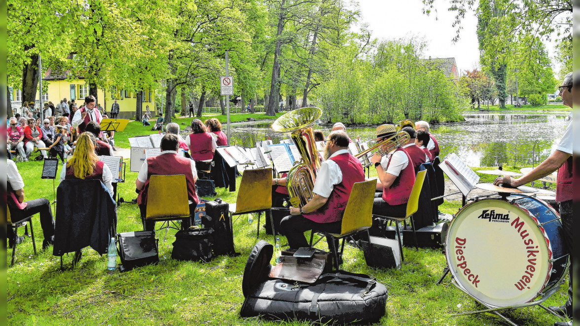 Neustädter Frühlingsfest: Musikalische Unterhaltung