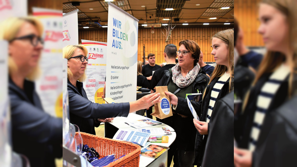 Ausbildungsplatzbörse in Neustadt: Bewerberfotos und vieles mehr