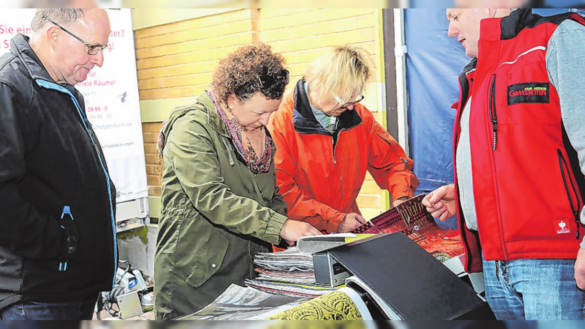 Die Altstadt von Uffenheim ist wieder mit vielen Marktständen gefüllt