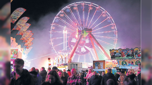 Riesenrad als Herzstück des Kalten Marktes in Schlüchtern