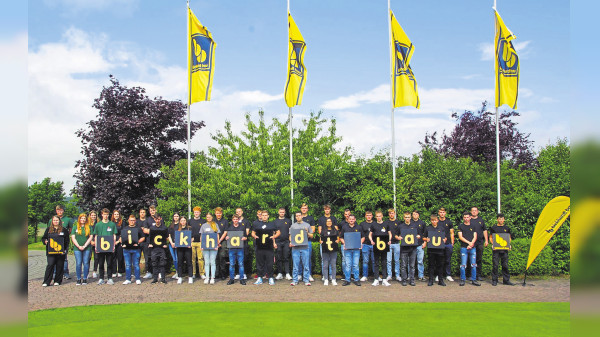 53 neue Auszubildende, duale Studenten und Jahrespraktikanten bei Bickhardt Bau in Kirchheim