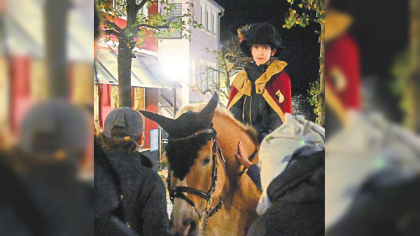 Kein Umzug ohne Martinsmarkt in Hünfeld