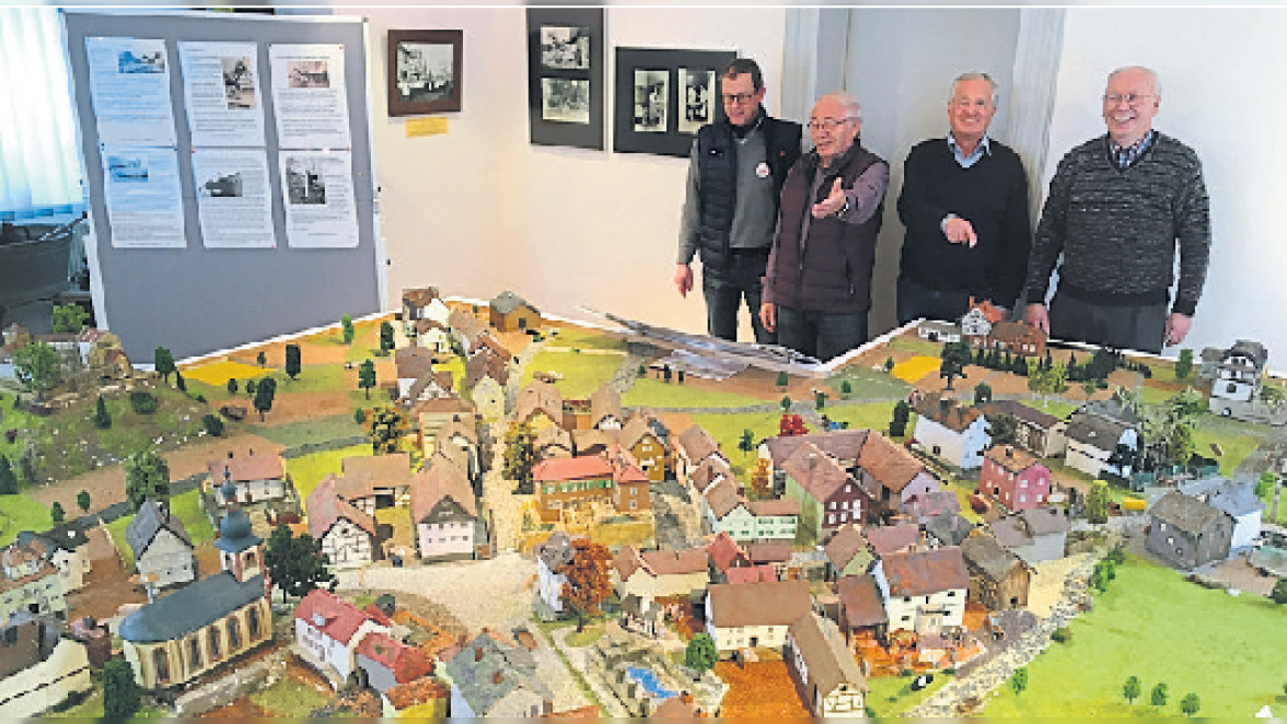 Ausstellung "Eiterfeld in Miniatur" während des Frühjahrmarktes: Eiterfeld in drei Tagen umgesiedelt