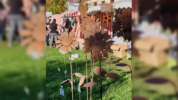 Der Herbstmarkt in Hollfeld bietet Dekoratives für Haus und Garten und vieles mehr