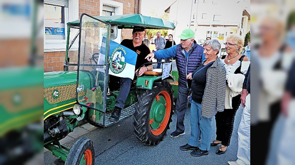 Oldtimer-Traktortreffen, Dino-Day und Herbstkerwa: Das Dreifach-Event in Mainleus