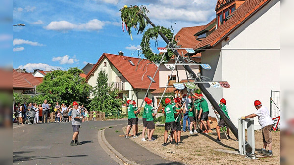 Dörfleins feiert wieder Kirchweih mit dem traditionellen Kerwa-Baum