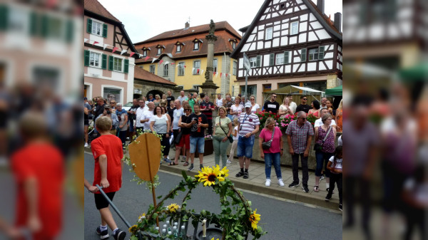 Die Kirchweih in Scheẞlitz startet: Vier Tage Feierlaune in Schäätz