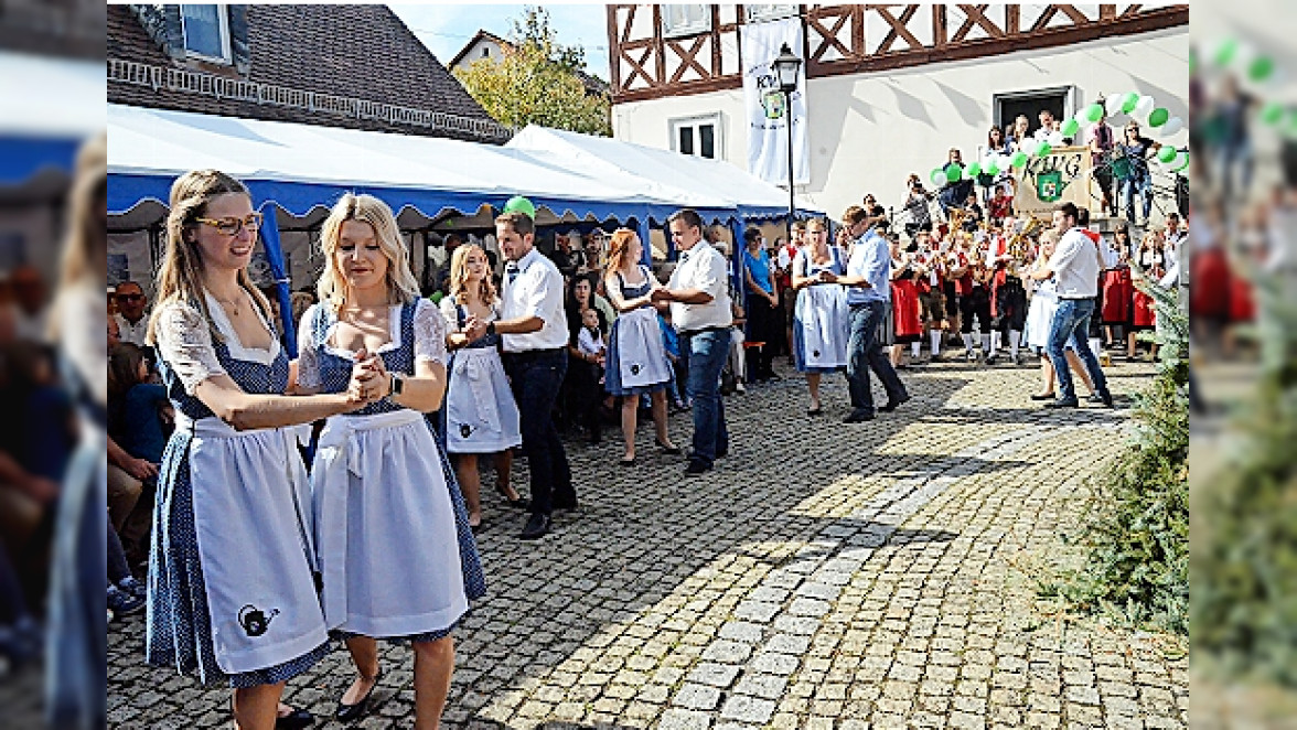 Kerwa in Weißenbrunn mit Schlachtschüsselessen im Gasthof Frankenwald und Festgottesdienst 