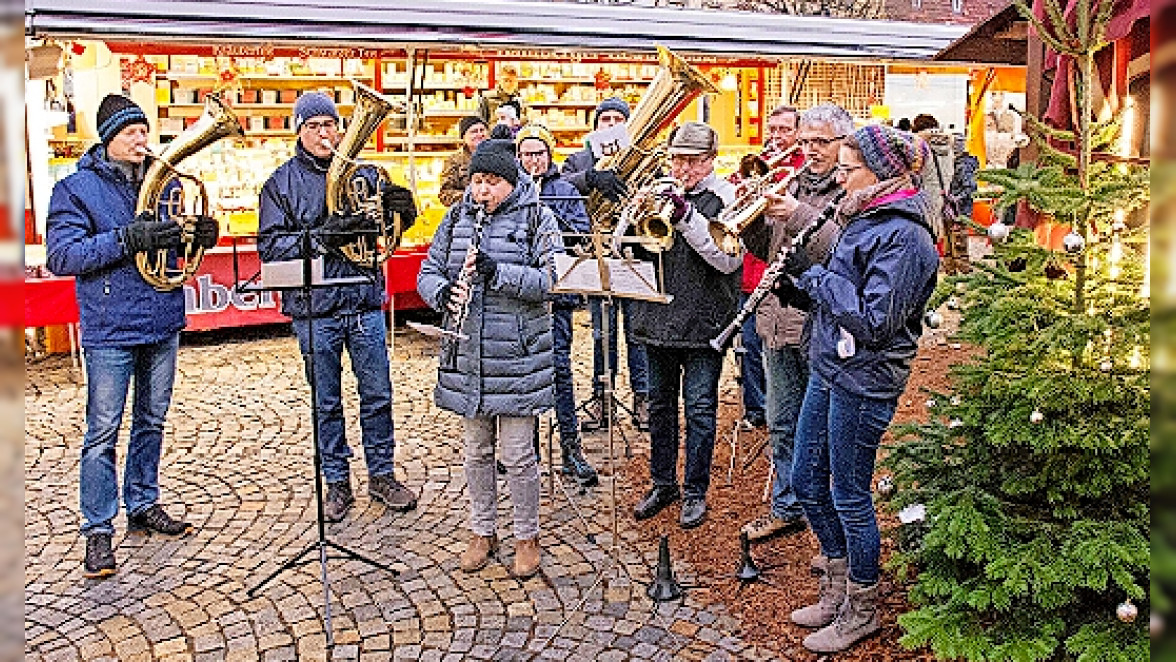 Weihnachtsmarkt Haßfurt 2022, Programmhöhepunkte des Weihnachtsdorfs & Gewinnspiel 