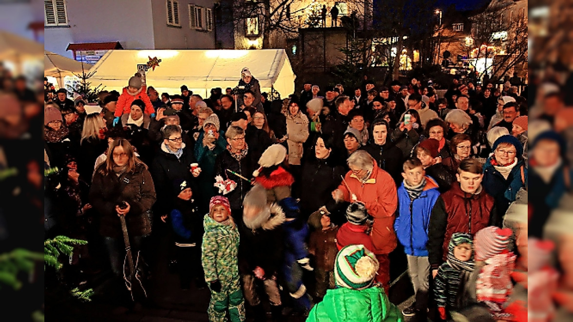 Adventsmarkt in Mainleus 2022 mit lebendigem Adventskalender & Rahmenprogramm 