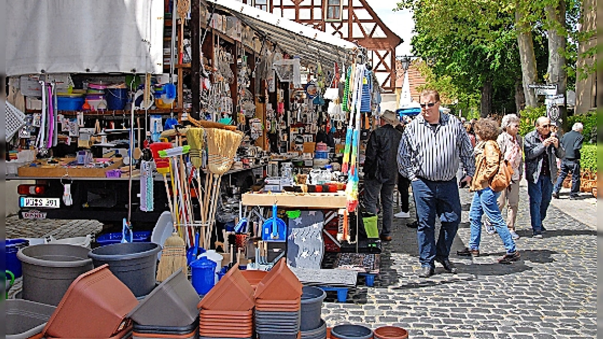 Frühlingsfest in Einersheim zur Kirschblütenzeit traditionell an Christi Himmelfahrt