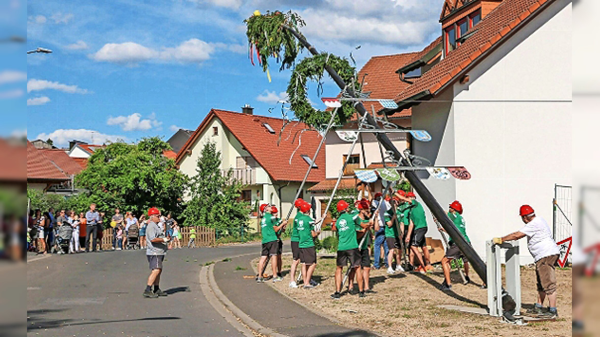 Dörfleins feiert wieder Kirchweih mit dem traditionellen Kerwa-Baum