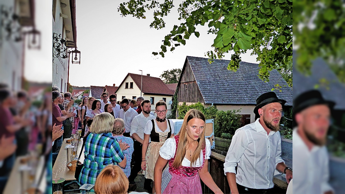 Auf zur Langenstädter Kerwa 2022! Kirchweihprogramm mit Gottesdienst und Frühschoppen