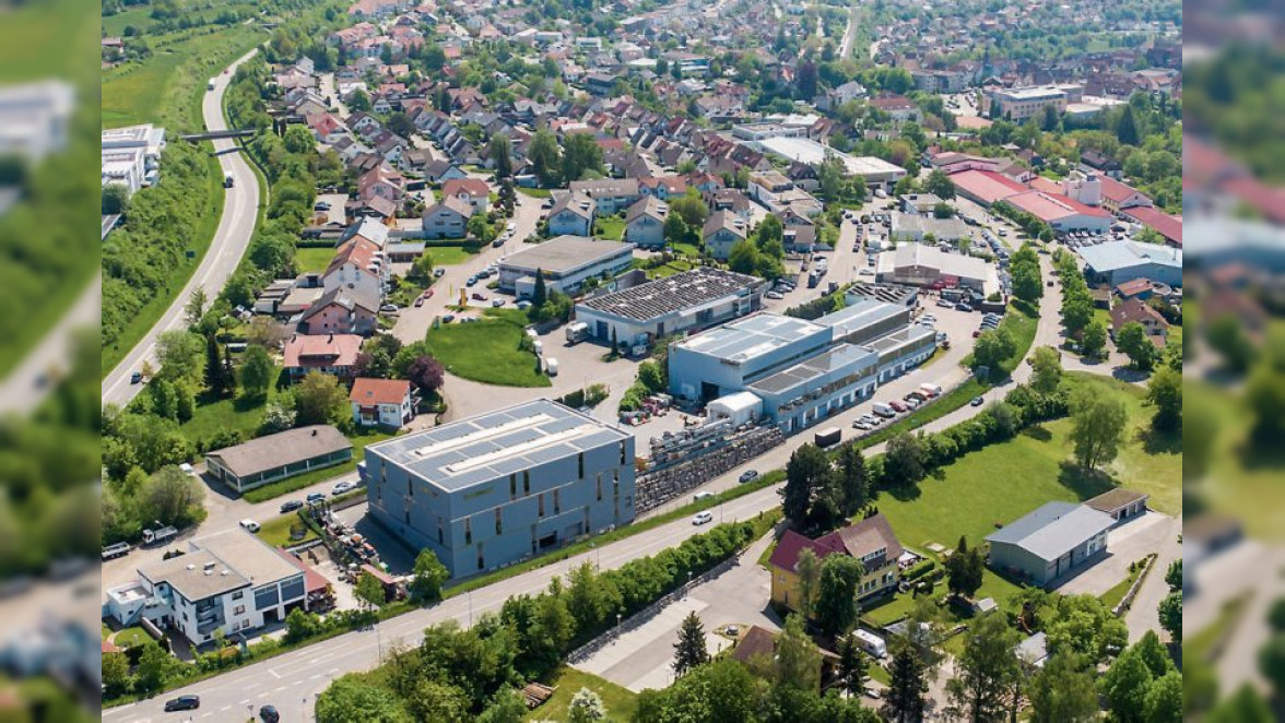 Schwarz Systems GmbH in Dornstetten: „Schwarzarbeiter“ feiern