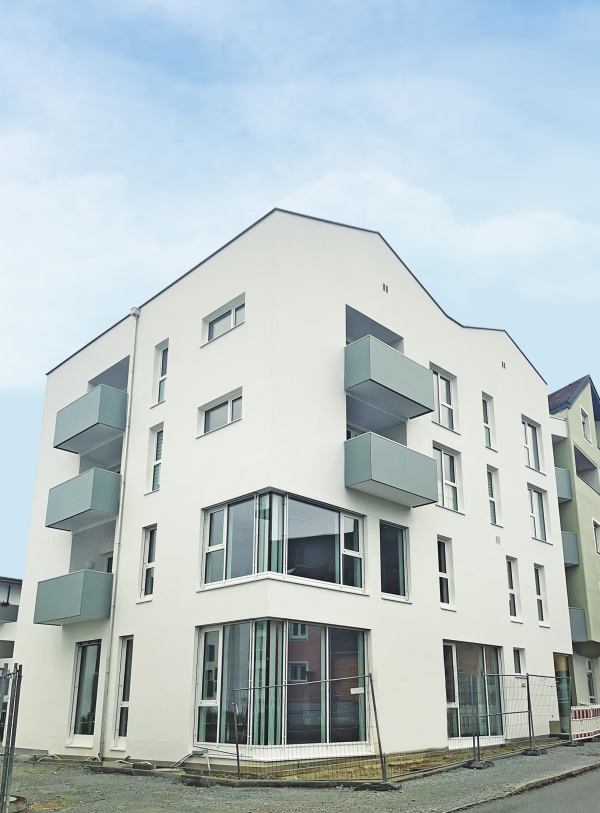 Spatenstich im Sommer 2021 zum Neubau für modernen Wohnraum und neue Geschäftsräume für die Baugenossenschaft Vilshofen.