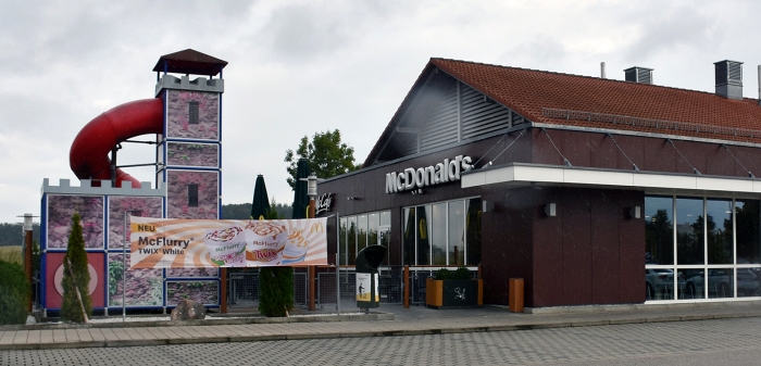 McDonald's sorgt nach dem Einkauf am Einkaufsstandort Burghausen für einen kulinarischen Zwischenstopp. Fotos: Petra Pichler