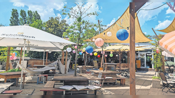Hallo Emil in Untertürkheim: Zwischen Discokugel und Ruderboot
