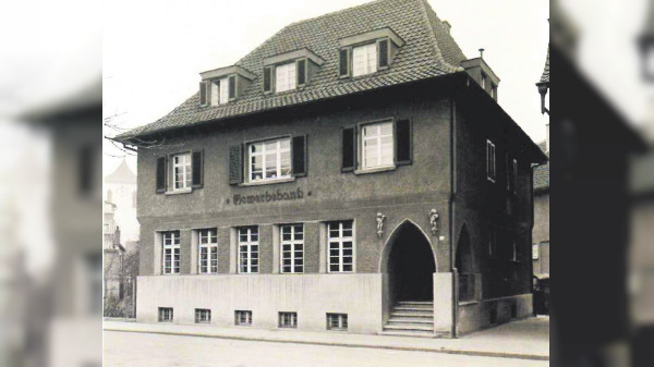 Volksbank Stuttgart in Fellbach: Architektonisches Ausrufezeichen mit Mehrwert