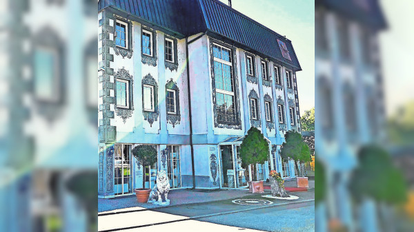 Antiquitätenzentrum mit 3.000 Kunstwerken in Remshalden-Grunbach