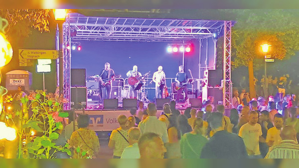 Straßenfest feiern am Ufer der Rems