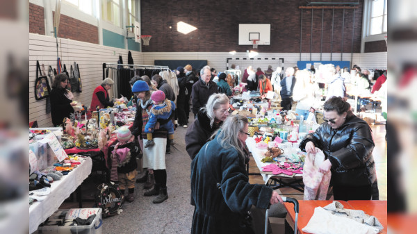 Einkaufen und Geld sparen beim Schnäppchenmarkt in Gablenberg am 8. Februar