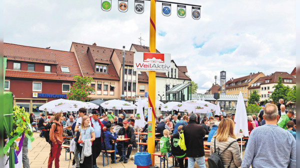 Maibaumfest Weilimdorf am 11. Mai: Fest mit Tradition, Musik und Einkaufsspaẞ