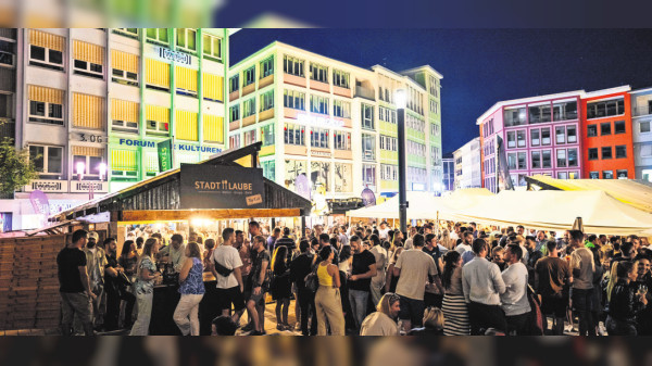 Stuttgarter Weindorf, Innenstadt: Neue Lauben und fünf Tage länger feiern und genießen