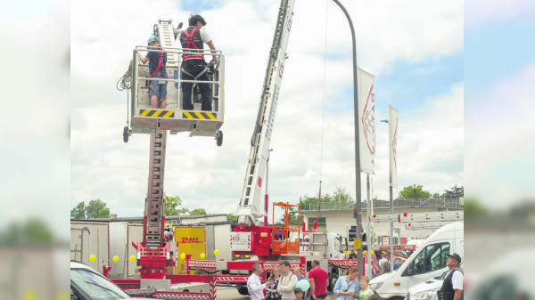 Achtsame Action zum Abheben bei der Gewerbe-Show Renningen