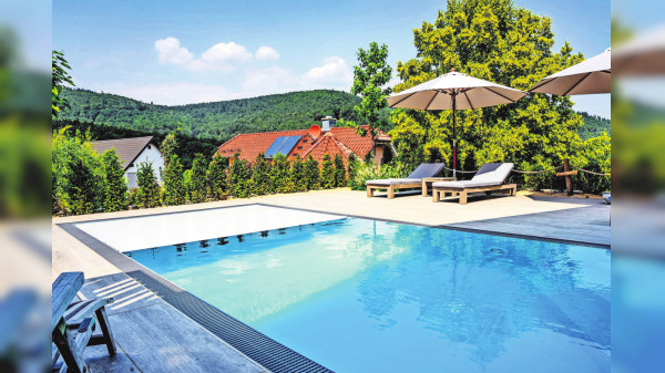 Die Poolabdeckung ist mehr als nur Zubehör
