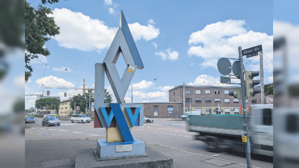 Hajek-Skulptur in Wangen: Das Stadtzeichen leuchtet wieder