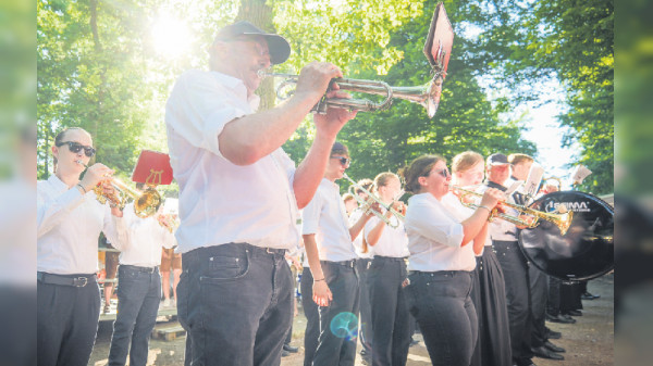 MV Höfingen 100 Jahre Waldeck Waldfest Musikverein Höfingen: Drei Tage, viele Hände, ein besonderes Gefühl