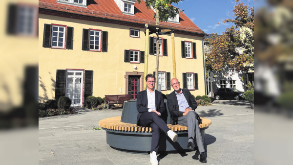 Stadt Gerlingen: Mobile Bäume in der Innenstadt