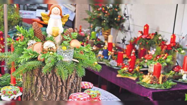 Vaihinger Weihnachtsmarkt: Glühweinduft, Lichterglanz und Geschenkideen