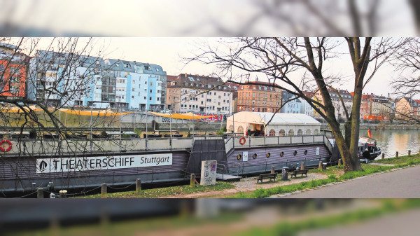 „Theaterschiff Stuttgart“ am Cannstatter Neckarufer: Eine besondere Bühne im Bauch des Frachters