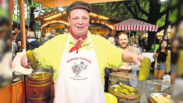 Hamburger Fischmarkt: Segel setzen - der Kessel ruft!