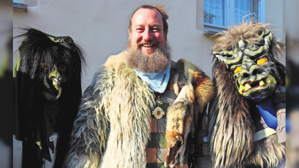 Mühlhausen feiert die Fasnet: Scillaball, Rathaussturm, Nachtumzug