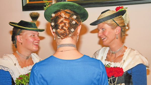 Miesbacher Tracht: Vom Alltagsgewand zur bayerischen Ikone